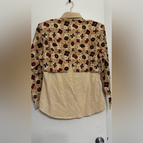 WESTERN WEAR WRANGLER Beige and Multicolor Patterned Button-Up Shirt - Picture 2 of 13